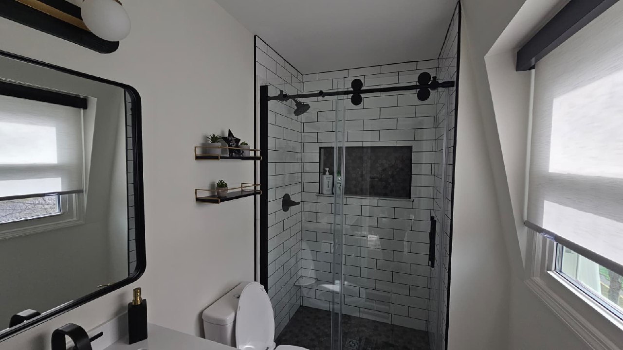 Royal Suite private ensuite with tiled walk-in shower